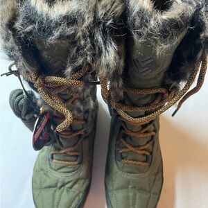 Columbia Women's Minx Mid III Boots, Nori/Persimmon/ size 5.5 W